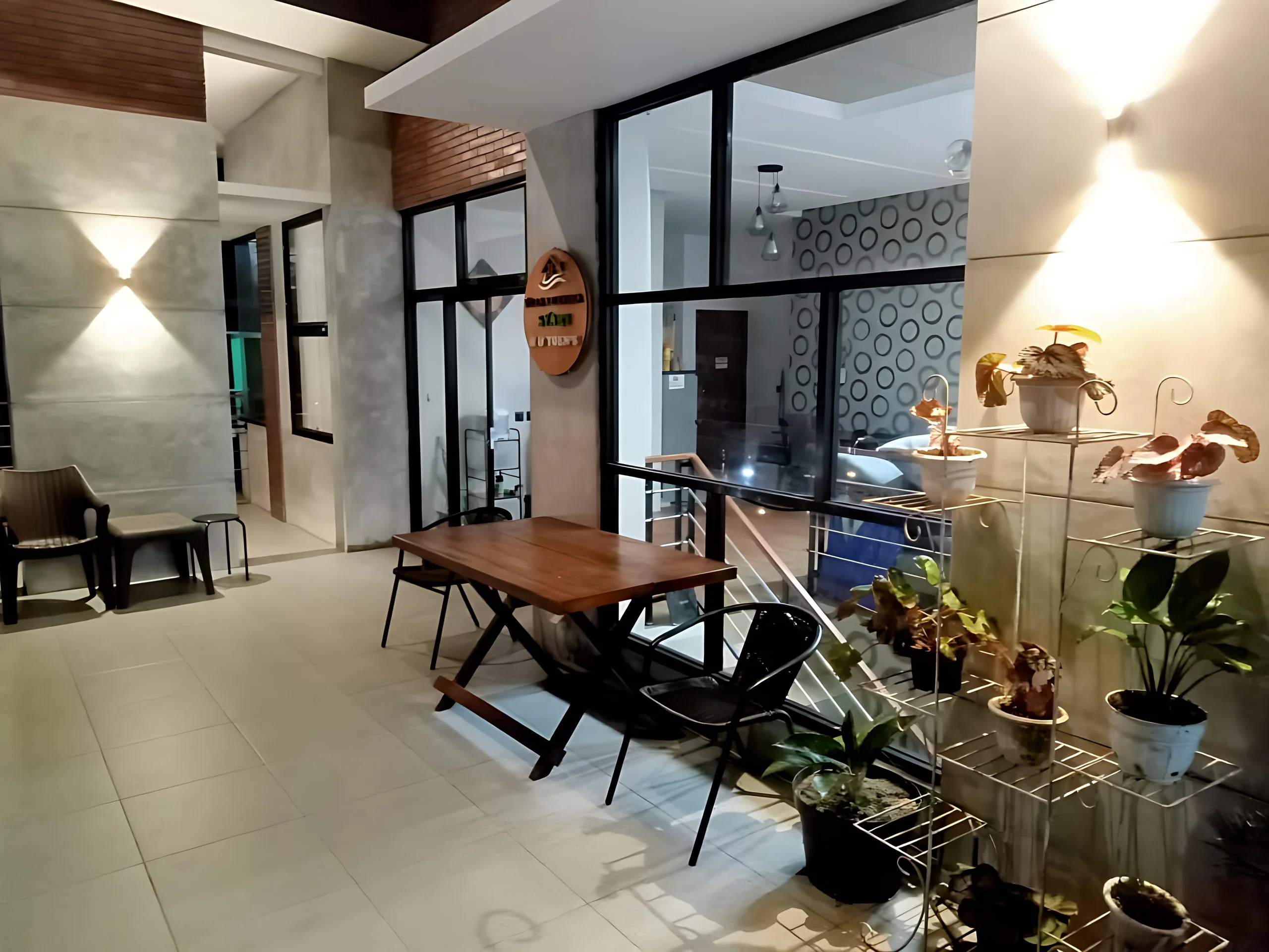 57a7573a-a7d0-484c-9309-afa5bf7639c1 PhotoGrid